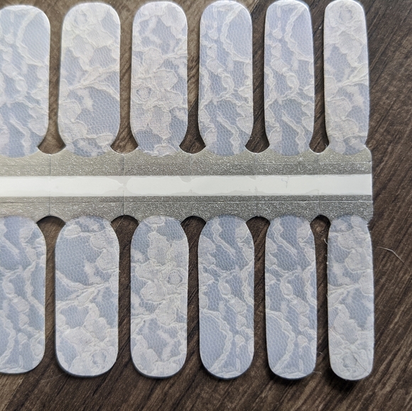 Nail Wraps - Snow Lace - Picture 1 of 1